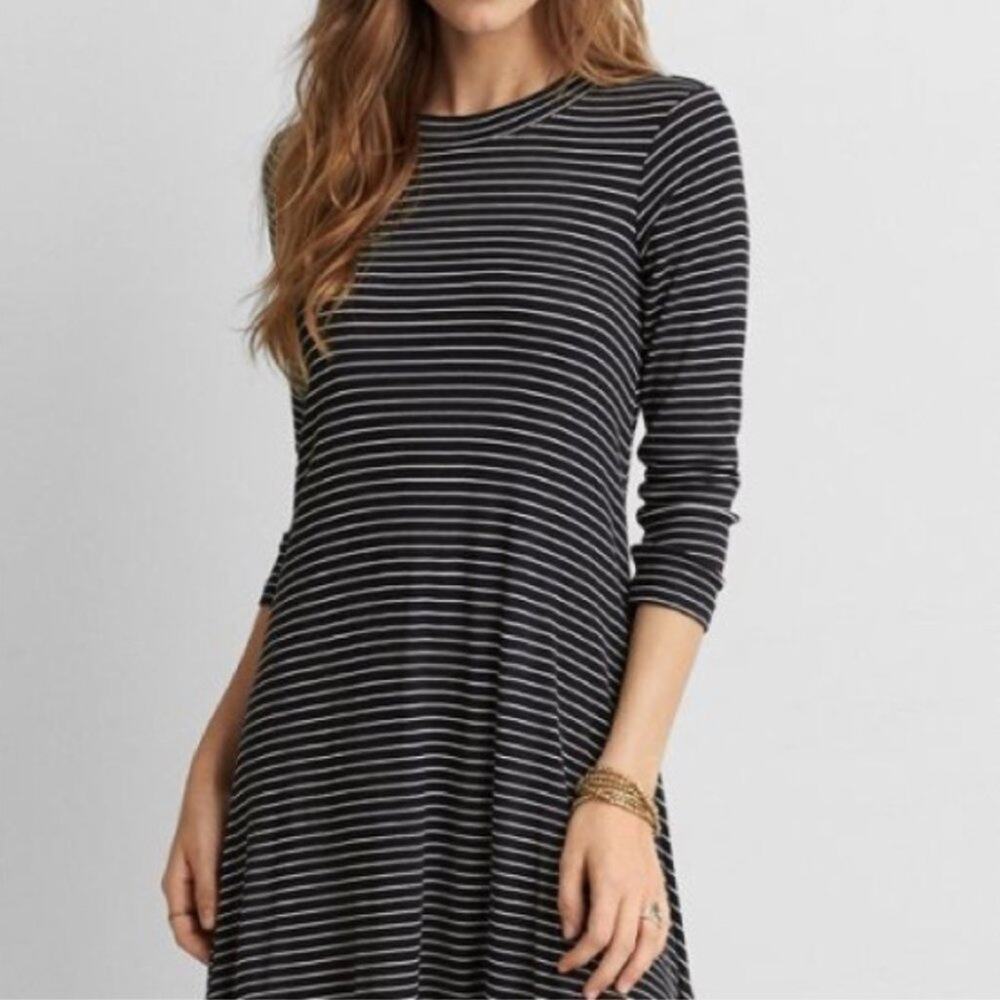 American Eagle Black & White Striped Casual Soft & Sexy Dress Size: Small